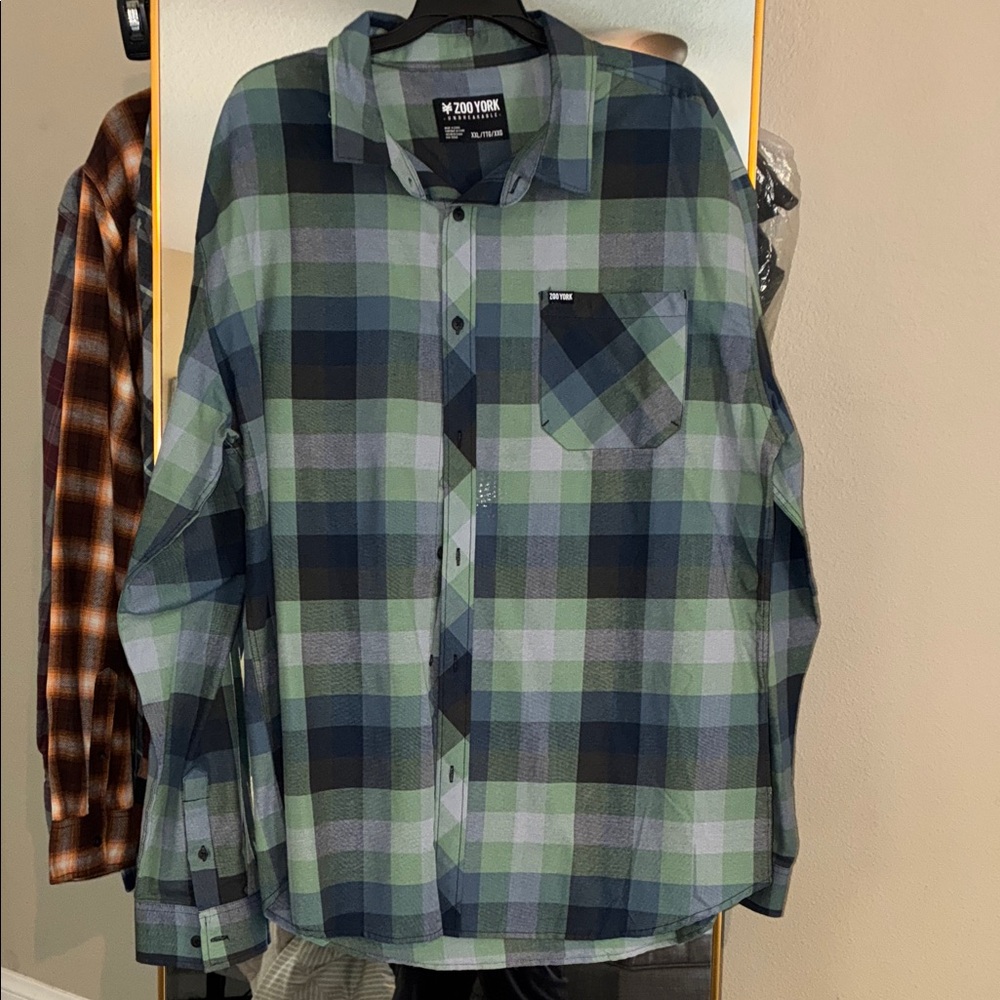 Zoo York Men's Casual Green and Blue Checkered Shirt